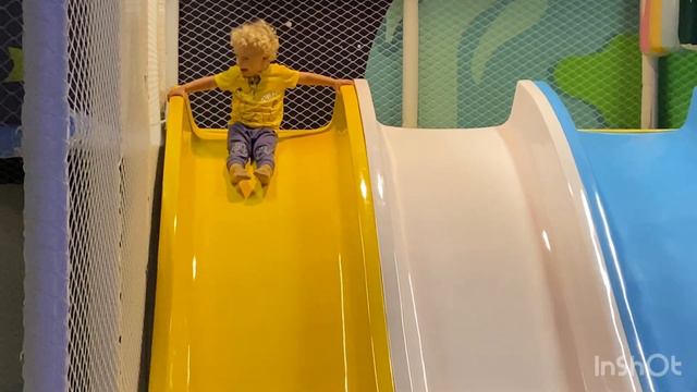 Цены в кафе в Батуми/ Еда в кафе в Батуми / детская комната в Грузии смотреть онлайн