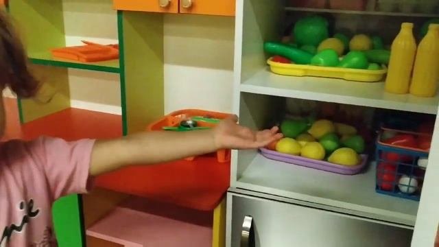 Играем в детском развлекательном центре Акуна Матата