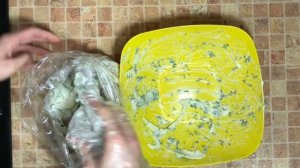 Крылья с луком и майонезом