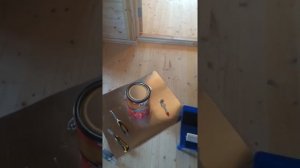 Покрытие пола лаком