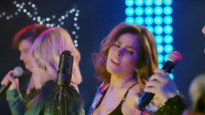 Mocedades, Gloria Trevi - Amor De Hombre