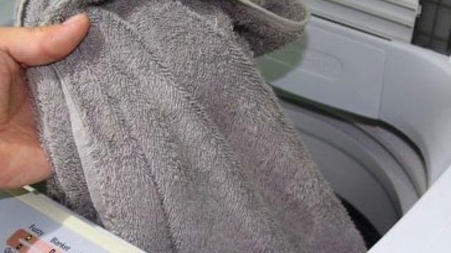Как стирать в машинке махровые полотенца, чтобы они не были жесткими, как наждачка