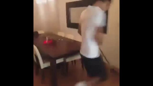 Как я убираюсь дома с музыкой и без. Full version ;D смотреть онлайн