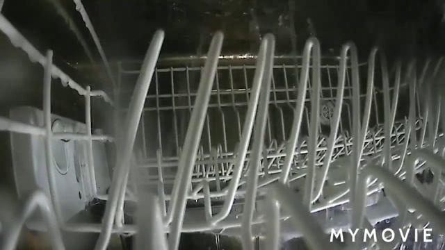 Работа верхнего разбрызгивателя Посудомоечной машины INDEZIT IDL57 смотреть онлайн