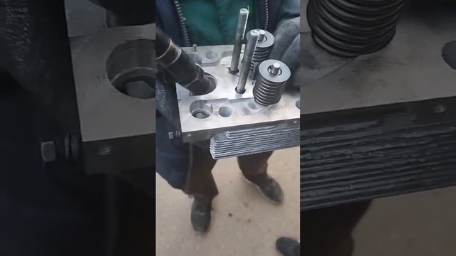 Когда нет спец инструмента в помощь тиски.))) смотреть онлайн