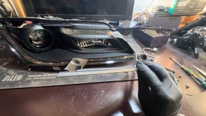 Как разобрать фару Ауди А7 G4 ксенон.