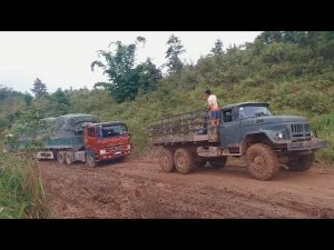 Невероятно!!! Советские грузовики  ГАЗ, ЗиЛ, УРАЛ до сих пор работают во Вьетнаме и других странах!!