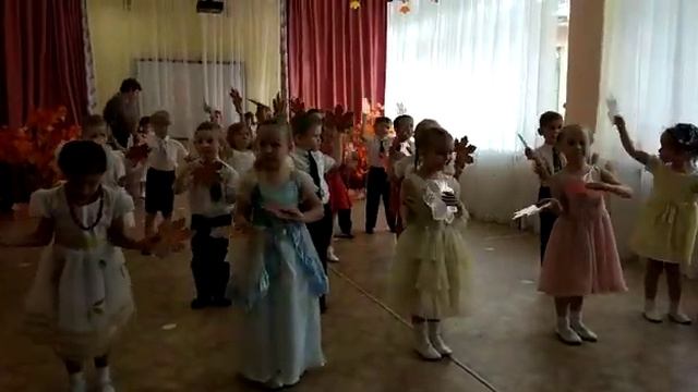 Выход на осенний праздник, старшая группа смотреть онлайн