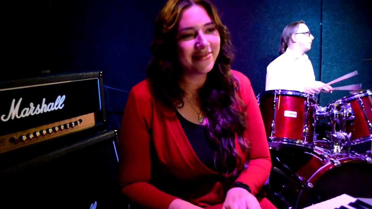 Баян Пресли - Летящей походкой смотреть онлайн