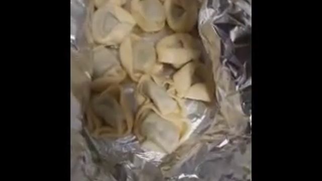 Пельмени в вине на утюге! смотреть онлайн