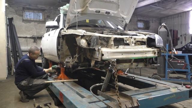 ПРИОРА легкий удар в колесо, загнуло всю морду ч.1 смотреть онлайн