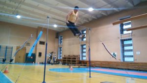 Склёпка на турнике.