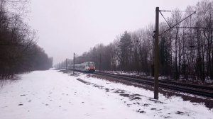 Электропоезд ЭПМ-003 с поездом 728 Брест - Минск-Пассажирский, станция Помыслище.