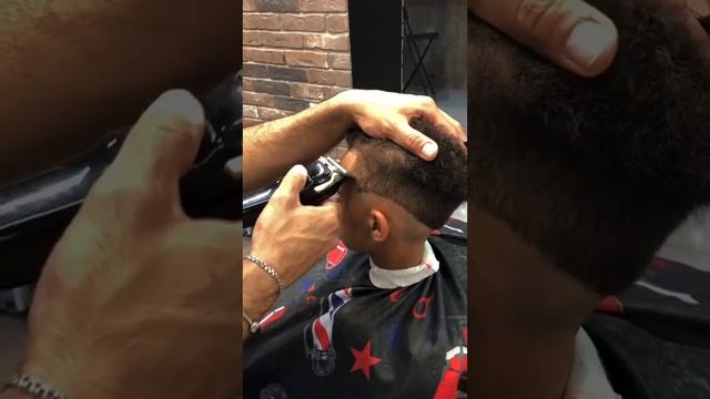 Барбер?Фейд мальчик Куда подошла прическа нашей юной модели??#барбершоп #москва #фергана смотреть онлайн