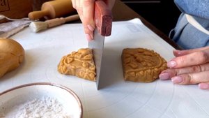 Два способа формования пряника с начинкой с досками Текстурра