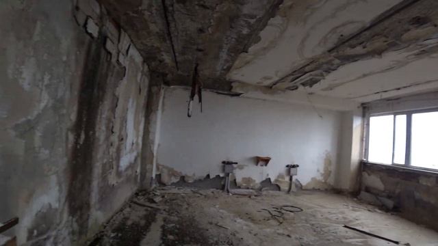 Заброшенный торпедный завод на берегу Черного моря \ Нашли старые торпеды в разрушенном цеху
