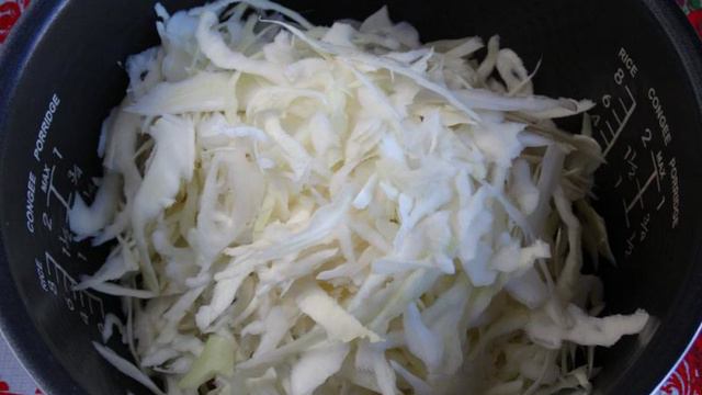 Капуста тушеная с булгуром и стручковой фасолью