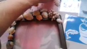 Как приклеить ракушки на фоторамку.