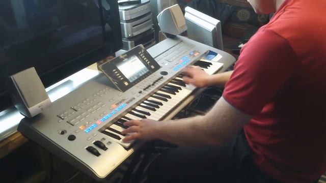 Peter Gabriel - Sledgehammer Played On Yamaha Tyros 4 смотреть онлайн