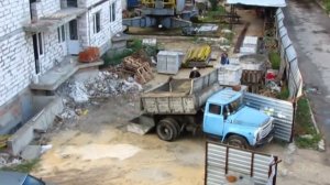 ЗИЛ-130 самосвал, выгрузка бетона