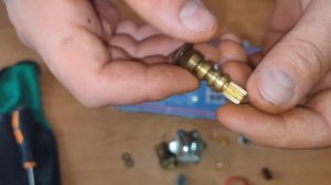 Как починить керамическую кранбуксу смесителя SWES ?