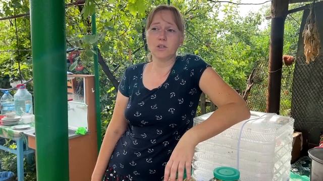 Два ведра в одной банке, Королева томатов, Уборка территории и огорода, Живу в селе смотреть онлайн