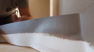 Как приклеить полиуретановый плинтус?