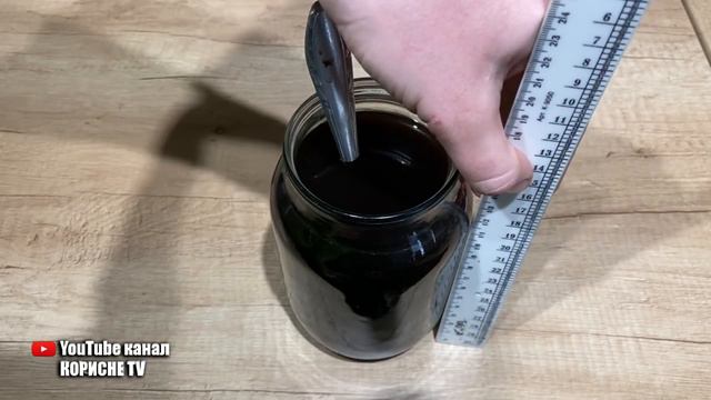 Всього ложку на літр води і поливаю всю розсаду, вона росте прямо на очах!