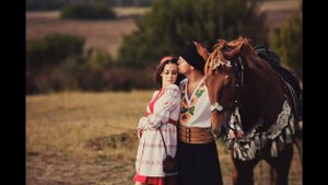 Пісня на українській мові - Ой на горі два дубки