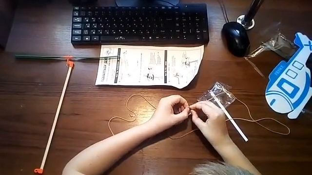 Летающий вертолет на резиновом моторе.Посылка из Китая смотреть онлайн