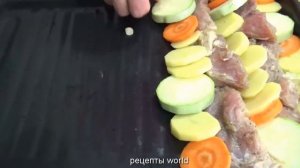 Кабачки, запеченные в духовке с мясом, картошкой, морковкой.