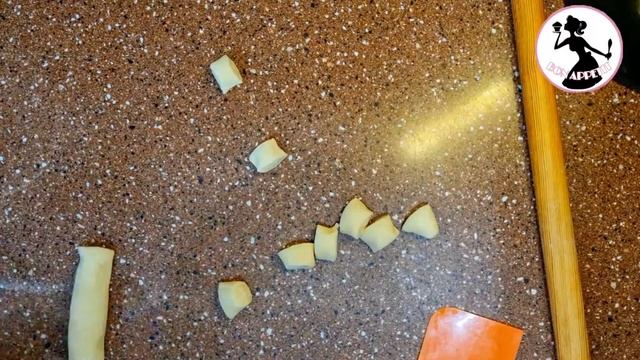 ЧЕБУРЕКИ ГОТОВЛЮ ТОЛЬКО ТАК! Это нереально вкусно. Советую приготовить! смотреть онлайн