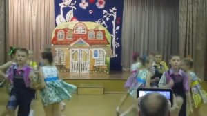 Хореографический ансамбль "Танц-класс" скамейка