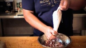 Натуральная, Копченая колбаса из индейки в коптильне Bradley Smoker