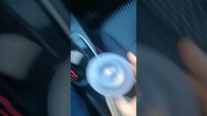 Отваливается присоска держатель от лобового стекла в мороз.ПРИКРЕПЛЯЕМ НАДЕЖНО держатель присоску.