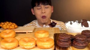 ASMR 달콤한 글레이즈 도넛과 생크림 몽쉘 크로플 티코 초코아이스크림 먹방~! Glazed Donuts With Crople Whipped Cream MuKBang~!!