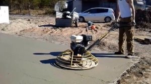 Предварительная затирка бетона.