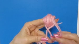 Супер-быстро: Как Сделать помпон на пальцах легко и просто - Помпон-бубон своими руками