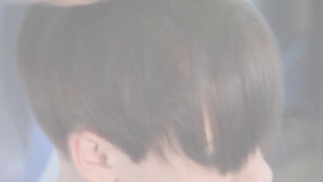 Копия видео Стрижка закрытыми глазами двумя руками. смотреть онлайн