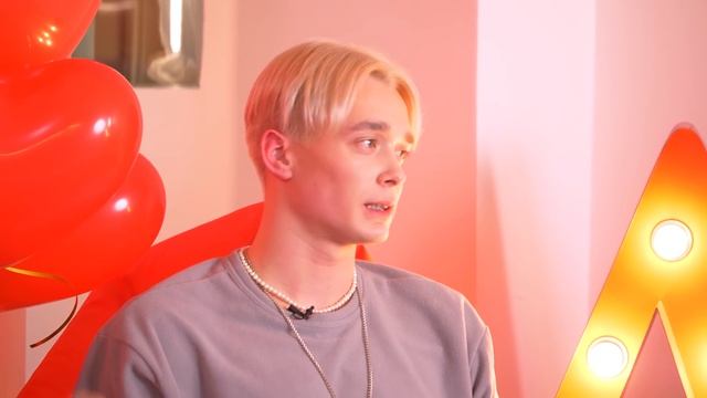 "Каждый день по нескольку раз": Елисей Бендас и Артем Totalart об отношениях и блогерской жизни смотреть онлайн