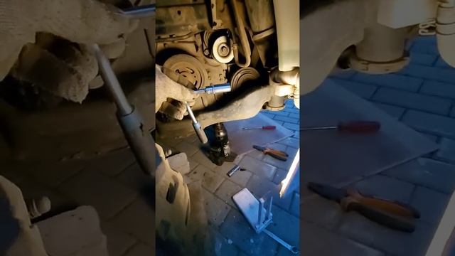 Замена ремня генератора и роликов без опускания подрамника Renault Koleos рено колеос 2008- смотреть онлайн