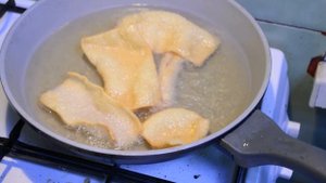 Чипсы из свиной кожи