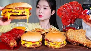 Американский Чизбургер с беконом вкусная еда.mp4