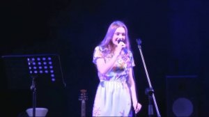 В САДАХ ВИШНЁВЫХ УТРО РАННЕЕ - Светлана Борзикова