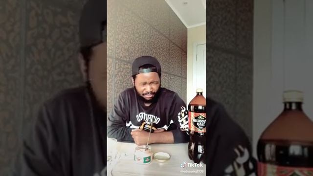 Негр пробует квас смотреть онлайн