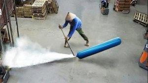 ПОЛНЫЕ ИДИОТЫ НА РАБОТЕ #2 ПЛОХОЙ ДЕНЬ НА РАБОТЕ 2022.Mp4