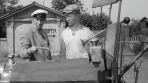 Видите, Шура, что можно сделать из простой швейной машинки Зингера