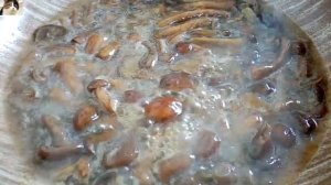 Постный салат с фасолью и с жареными грибами опятами рецепт