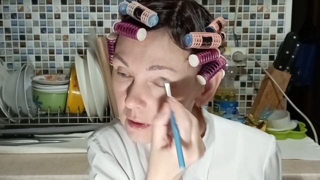 Собирайся со мной/Палетка, которая испортила настроение/Крашусь и болтаю смотреть онлайн