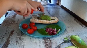 Яйцо пашот за 1 минуту.Идеальный быстрый завтрак- авокадо с яйцом.